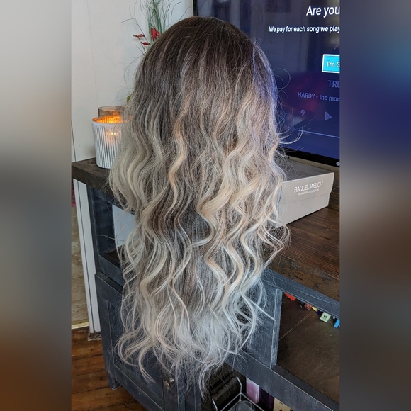 Futura Fiber HF Wig - Picture 2 of 9